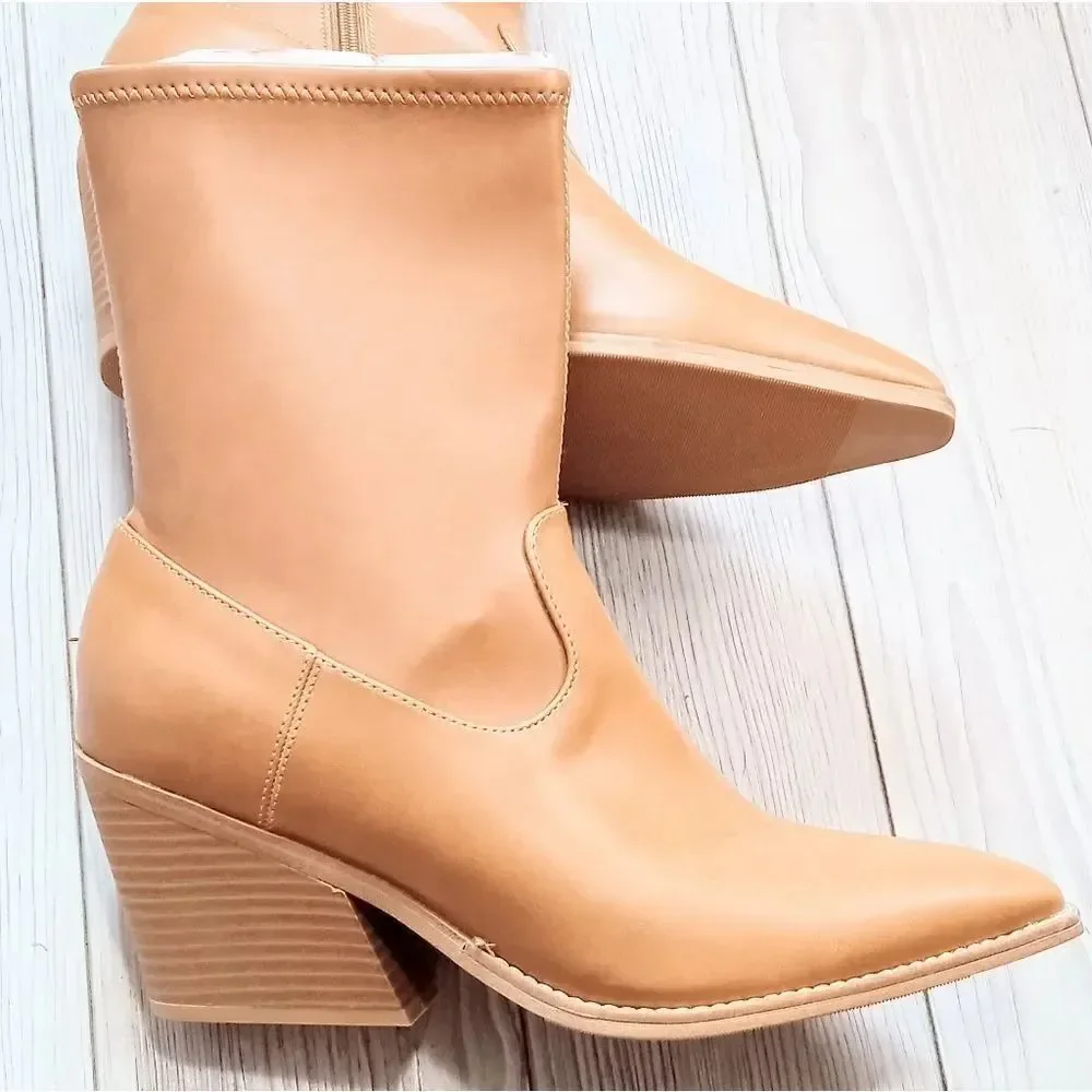 (44-4156) Universal Thread Aubree Boots Sz 10